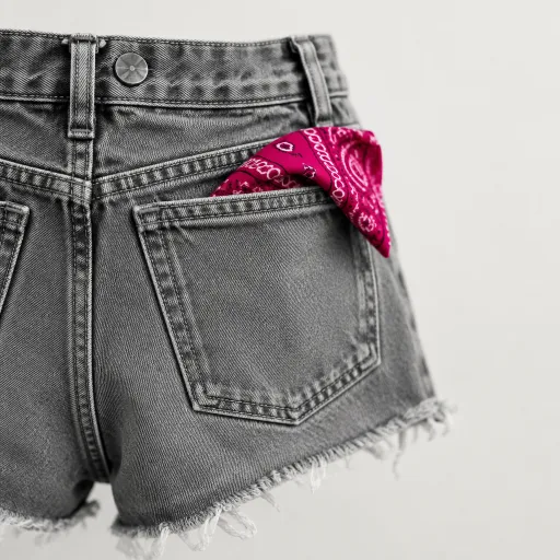 Comment choisir un levis short femme pour un style estival affirmé