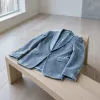 Vestiaire du soir d'automne : velours, satin et pièces statement pour les dîners qui reprennent