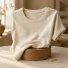 Le t shirt iconic femme : la pièce maîtresse d’un vestiaire moderne
