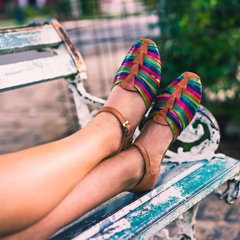 Comment adopter la robe courte vert sauge pour un style frais et tendance