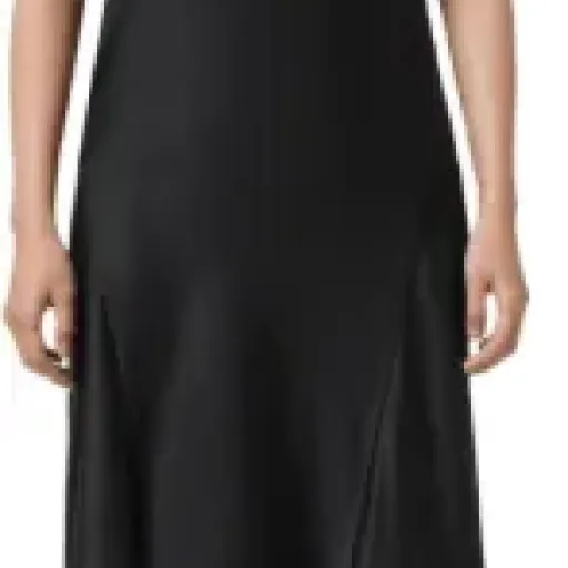 Test AllSaints Monica Dress : la robe noire chic mais pas si simple à vivre