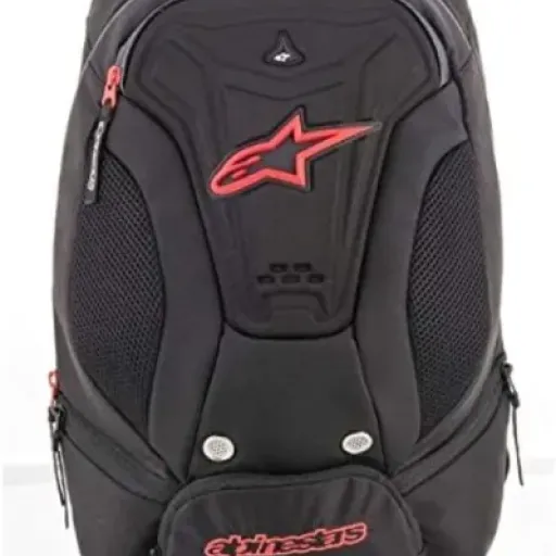 Test Alpinestars Recharger Backpack : le sac à dos compact pensé pour la moto (mais pas que)