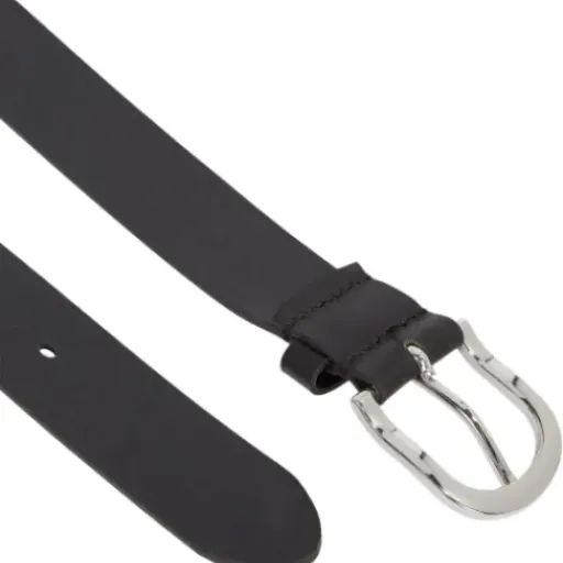 Test Tommy Hilfiger New Danny Belt Femme : la ceinture en cuir simple qui fait le job au quotidien