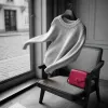 Comment porter le pull Loewe : décryptage d’une pièce de mode incontournable